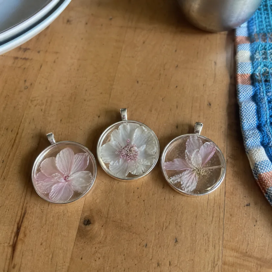 Preserved flower pendant